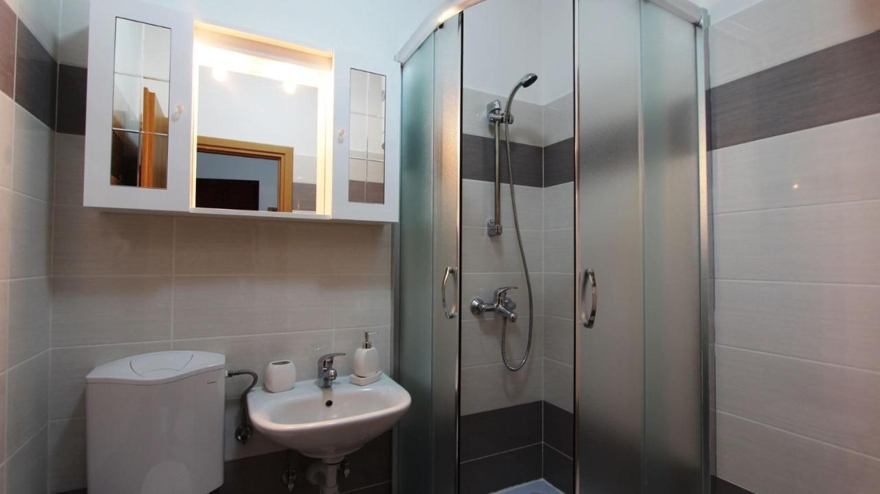 Apartments Tomislav Malinska Ngoại thất bức ảnh