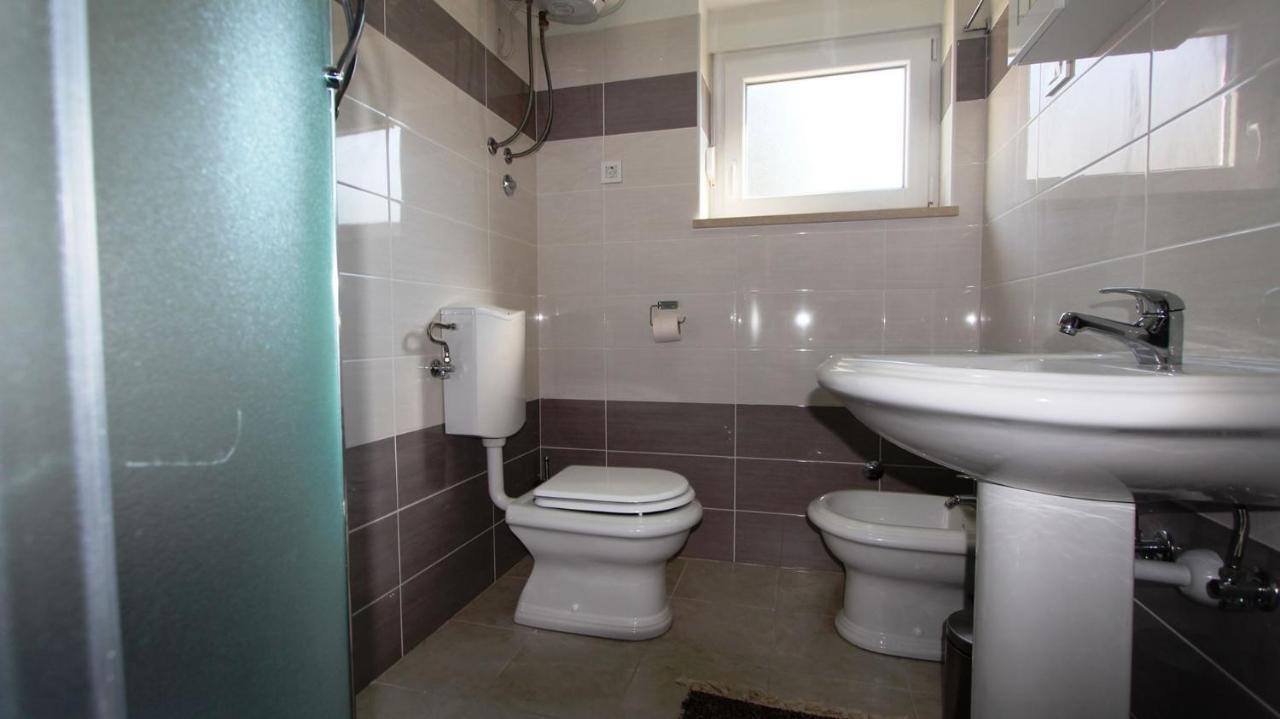 Apartments Tomislav Malinska Ngoại thất bức ảnh